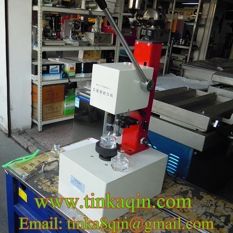 Фотоаппарат для герметизации жидкости в бутылках с металлическими крышками |