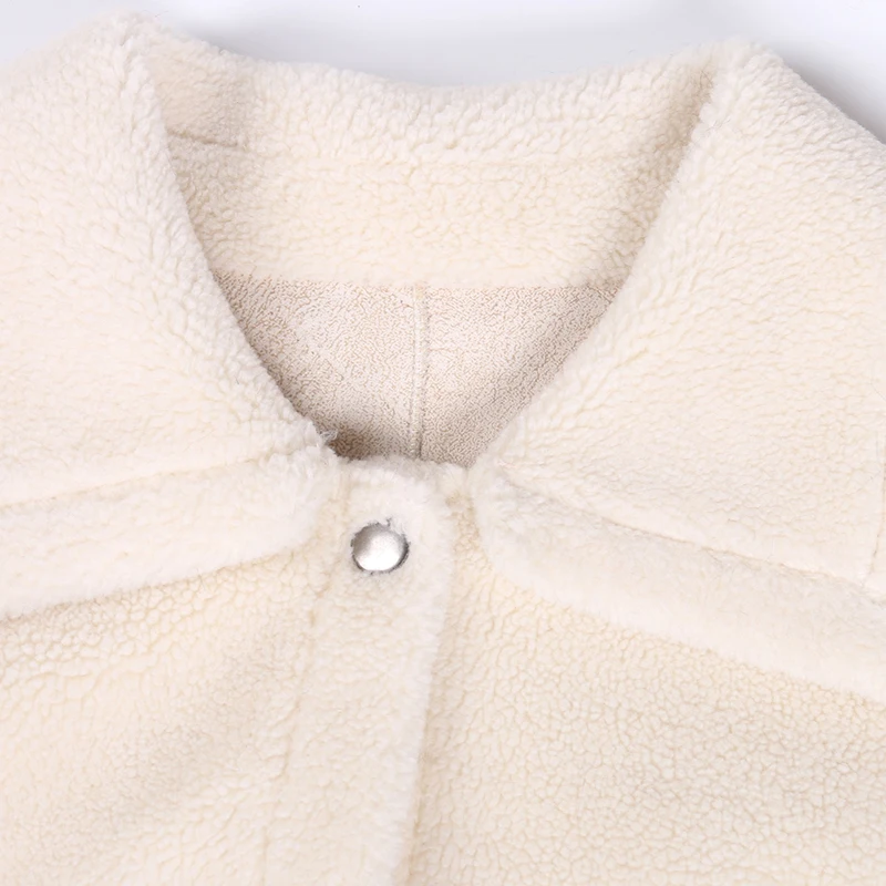 Куртка женская зимняя короткая теплая из искусственной овечьей кожи с длинным