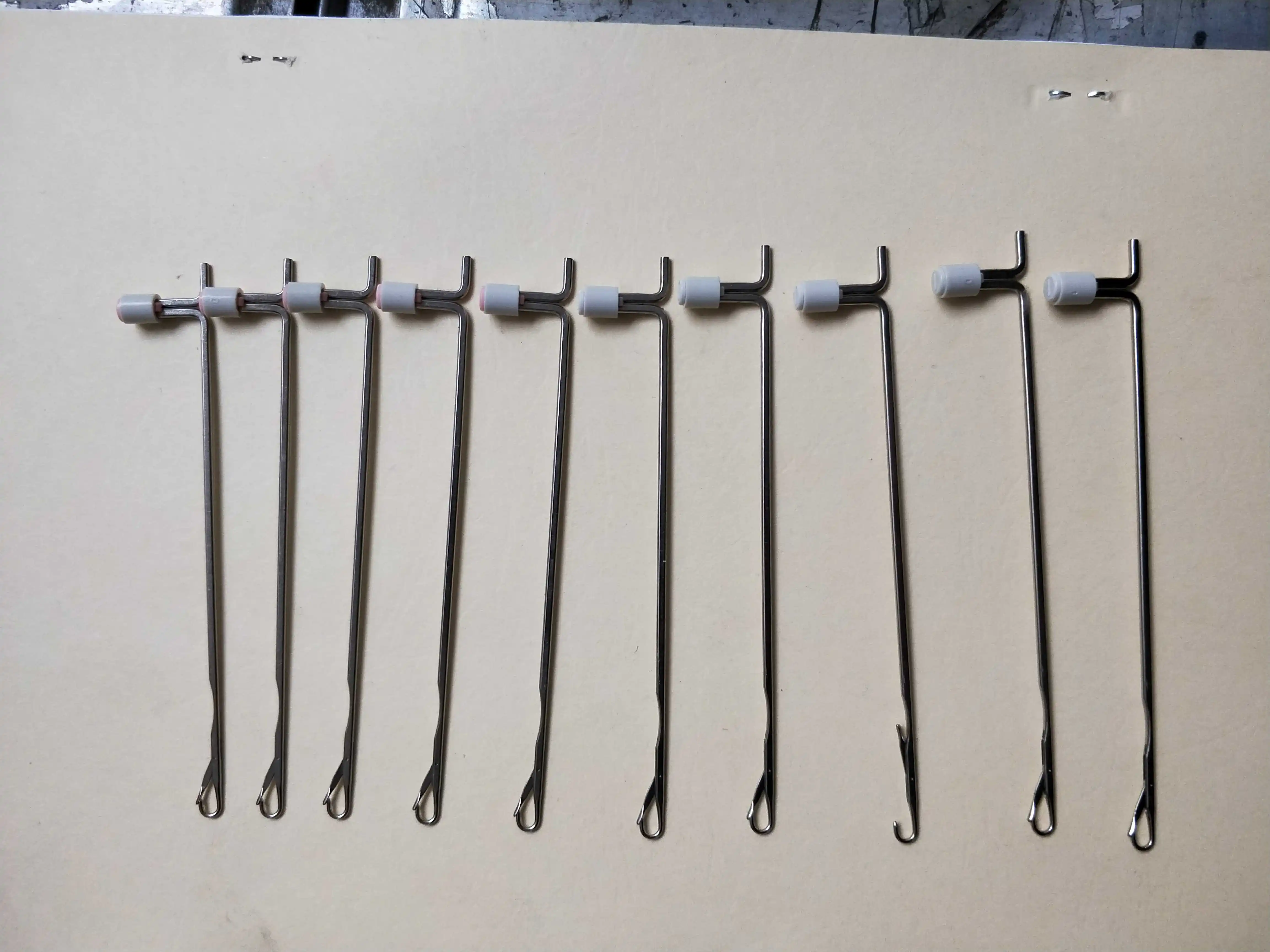 

5pcs Knitting machine needles with caps spart parts for SIlver Reed Knitting machine LK100 LK150 Pink and Grey