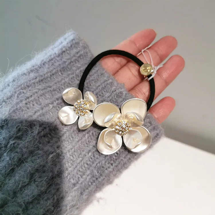 

Women Fashion pearls flowers Elastic Hair bands Hair Rubber bands Rope Headbands Ties Hair Accessories for Women & Girls