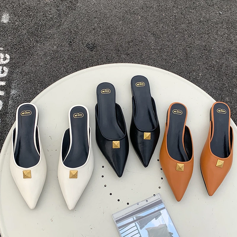 

Женские мюли на плоской подошве, шлепанцы с заклепками, новинка 2022, женские шлепанцы с острым носком и низким каблуком, женские Тапочки