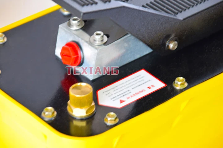 Пневматический гидравлический ножной насос с коррекцией балок пневматический