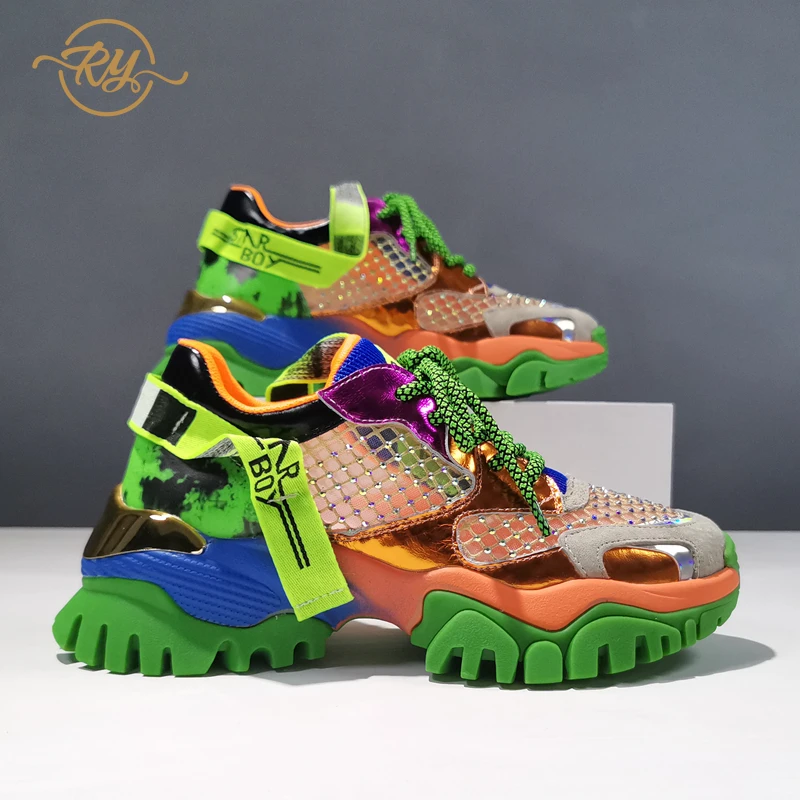 Женские кроссовки на танкетке брендовые модные из натуральной кожи для лета