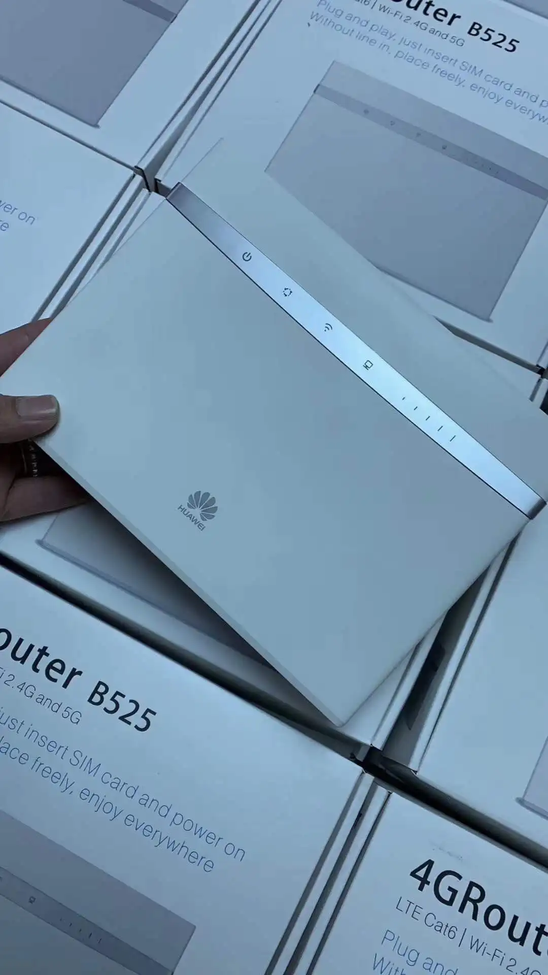 Разблокированный беспроводной маршрутизатор Huawei B525s-65a 4G LTE Cat6 300Mbs с антенной 2 шт.