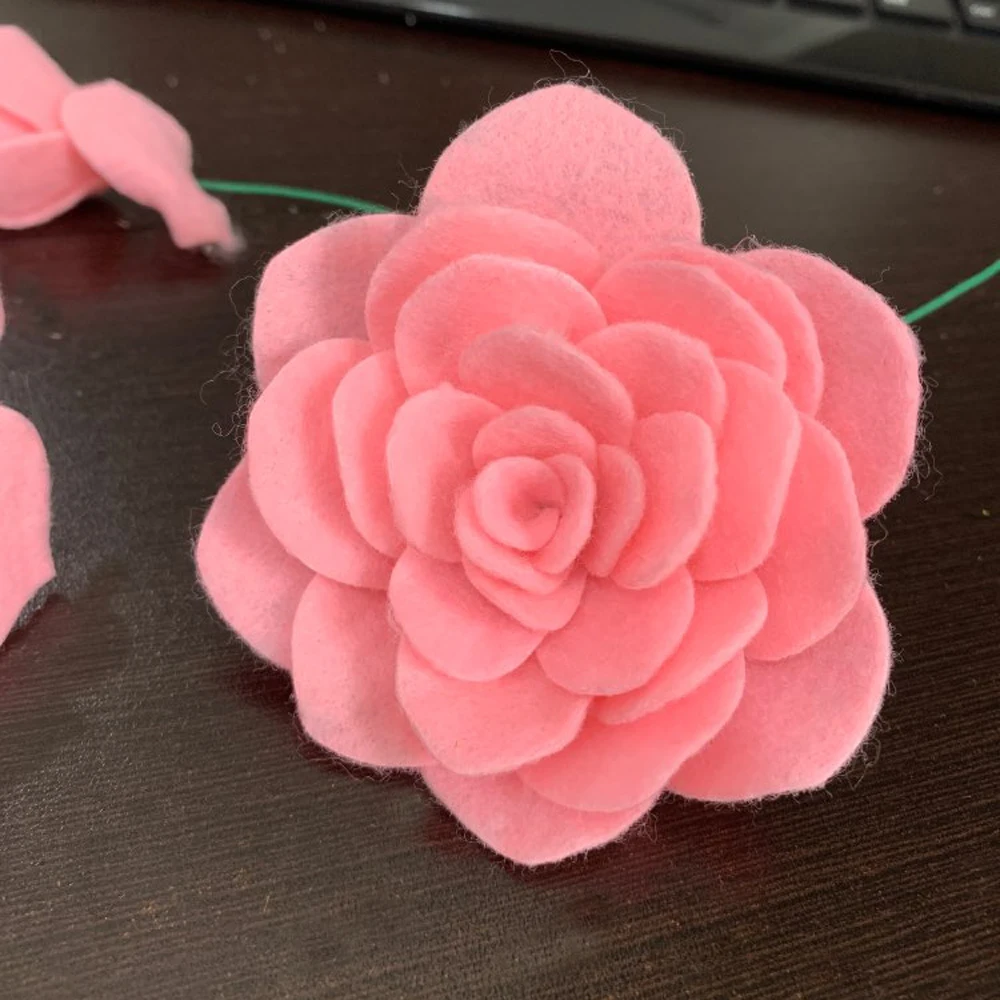 

Beautiful Hot Sale 9pcs Different Flowers Petal Stencil Metal Cutting Dies Cut Practice Handson DIY Scrapbooking Album Craft die