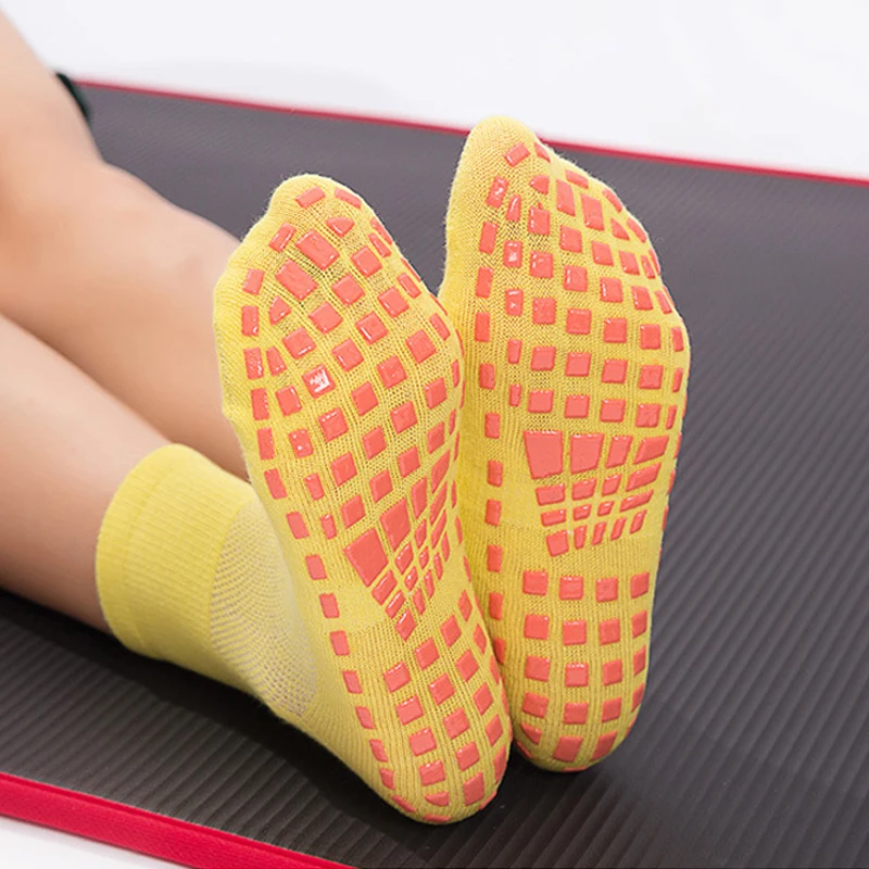 

Trampoline Socks Non Slip Sticky Grip Socks for Women Men Tile Wood Floors Anti-Skid Sticky Grippers Hospital Slipper Socks