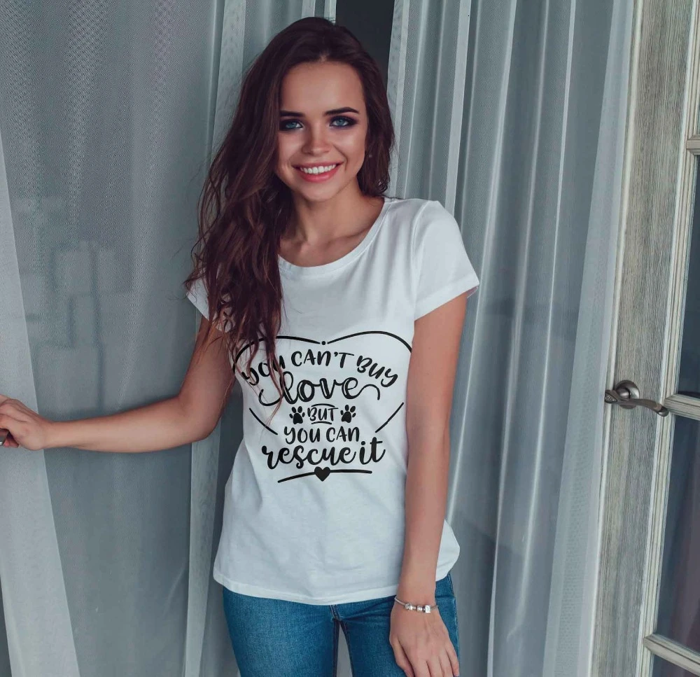 Вы не можете купить Love но вы ее выручить футболка с изображением лапы