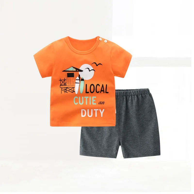 

Комплект одежды для маленьких мальчиков обычно 1026, мягкая футболка с коротким рукавом и мультяшным принтом, комплект летней одежды