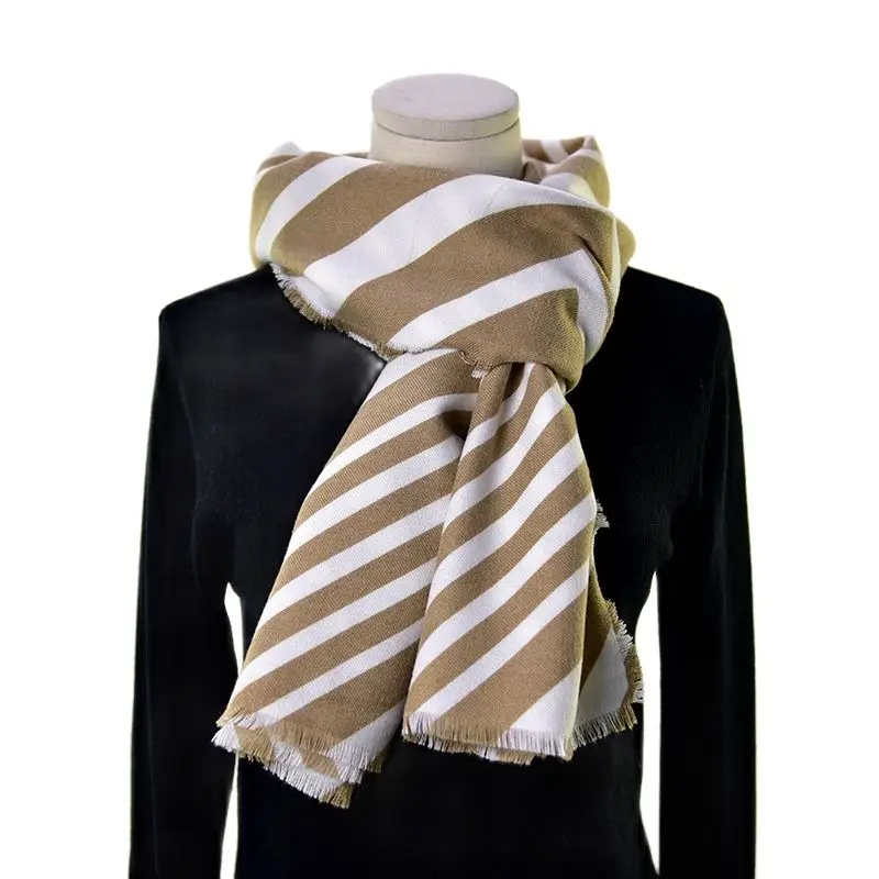 

Бесплатная доставка, осенне-зимний короткий шарф в полоску с принтом кисточек, имитация кашемира, Женский Теплый нагрудник, шаль