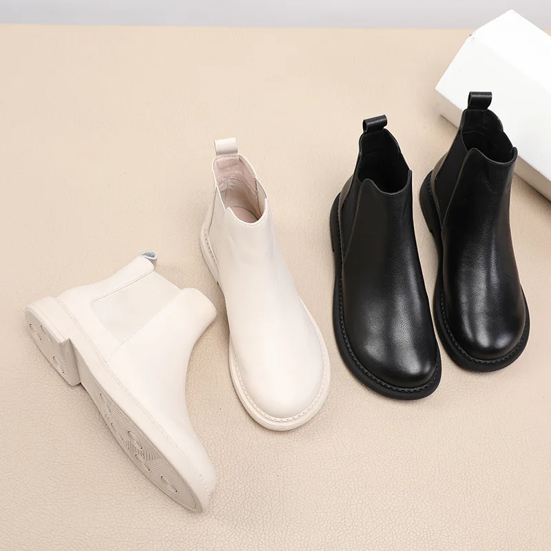 

2020 x new white Chelsea boots women leather flat boots in the spring and autumn but small short tube joker Martin boots