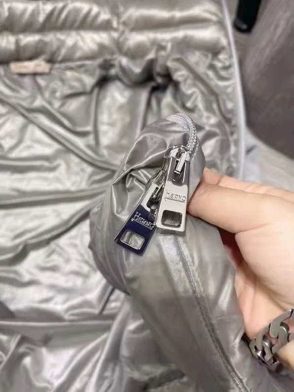 Her & no's new down and cashmere stitched commuter Lightweight Jacket