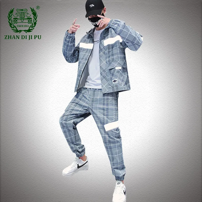 

Reflective Plaid Jackets Sets Men Hip Hop Multi-pocket Sportswear Suit Male Hooded Jacket+Cargo Pants 2 Pcs Sets Mens Streetwear