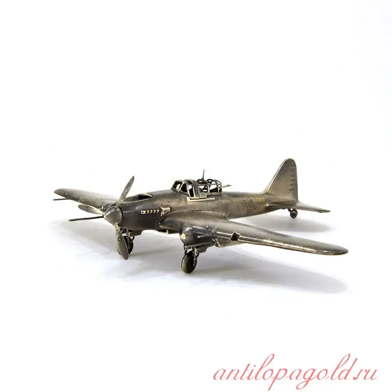 Модель советского штурмовика Ил-2 (1:72) | Дом и сад
