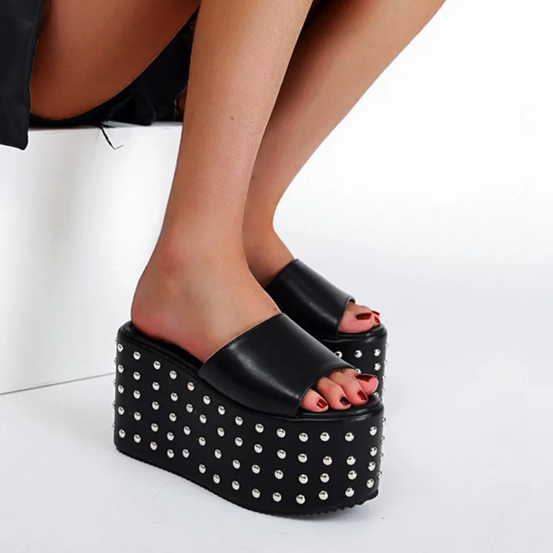 

Modern Slippers Women Shoes 2021 Summer Rivet Flat Platform Sandalias Thick Soled Open Toe Black Slippers Zapatos Mujer Slides