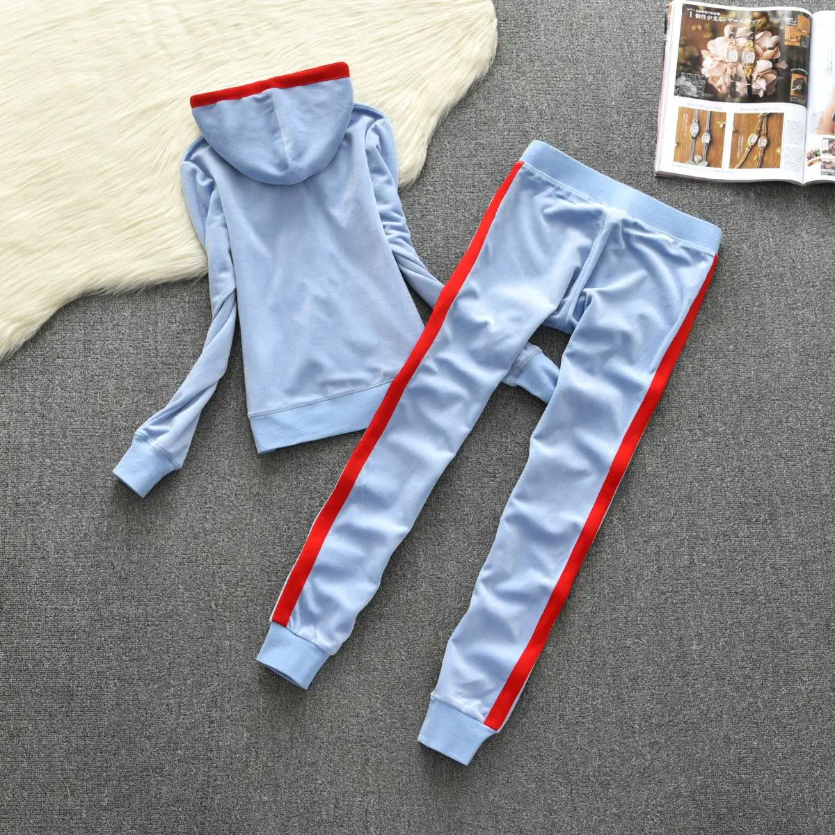 

2021 spring gold silk velvet sports suit fashion color matching pull strip casual hooded slim two-piece trend