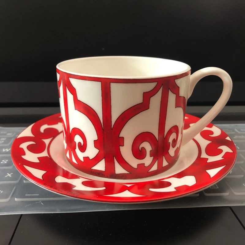Кофейные чашки из костяного фарфора с блюдцами Высококачественная Европейская