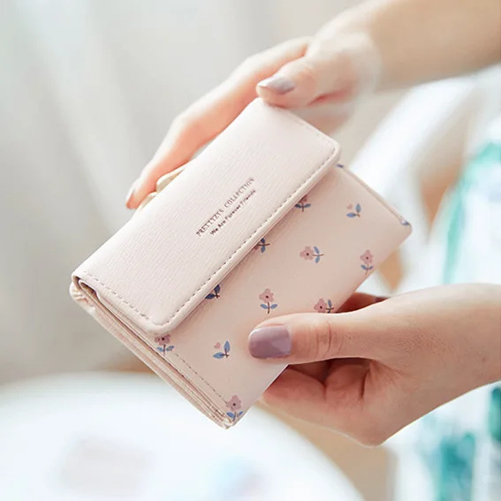 

Новый Кошелек с короткой пряжкой, Женский кошелек тройного сложения с зажимом для монет, маленький кошелек из искусственной кожи с цветочны...