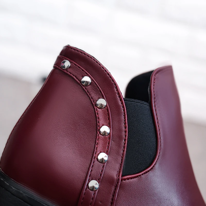 Женские ботинки с круглым носком Черные ботильоны заклепками осенне зимние a672