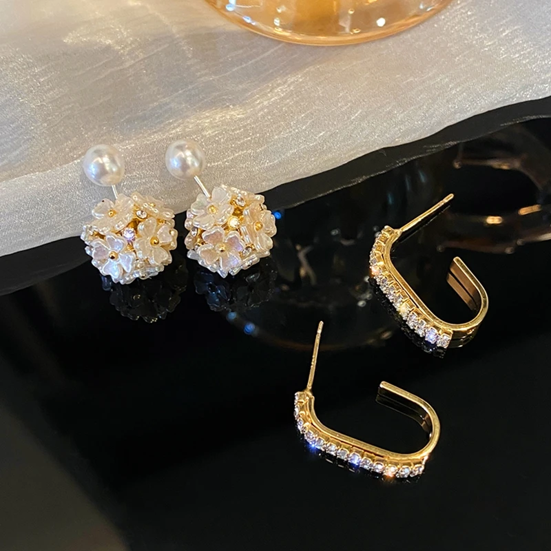 

MENGJIQIAO Korean Elegant Delicate Cute Shell Flower Hoop Earrings For Women Ladies Fashion Rhinestone Boucle D'oreille Jewelry