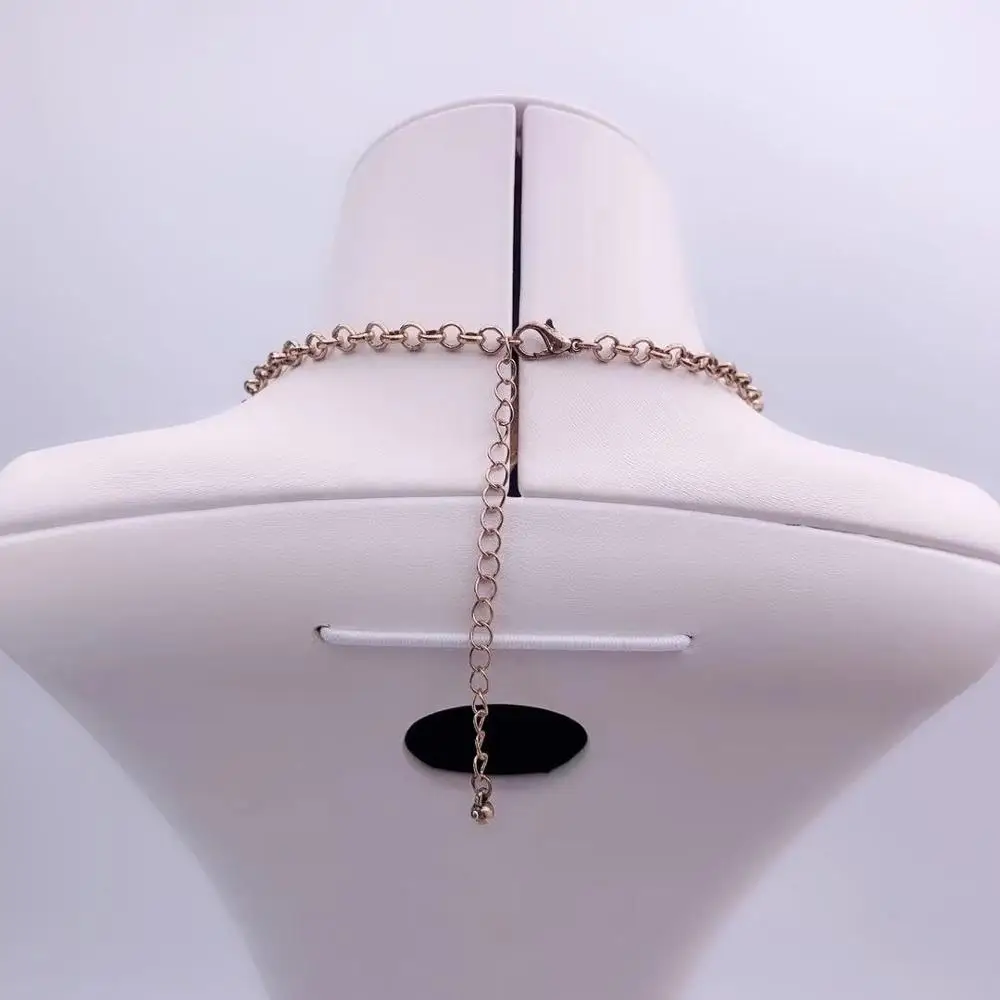 ЗОЛОТЫЕ ОХРУЩЕННЫЕ ОЖЕРЕЛЬЯ МОДНЫЕ УКРАШЕНИЯ ДЛЯ СВАДЕБНОЙ ВЕЧЕРИНКИ ЖЕНСКИЕ АКСЕССУАРЫ ХОРОШЕГО КАЧЕСТВА.