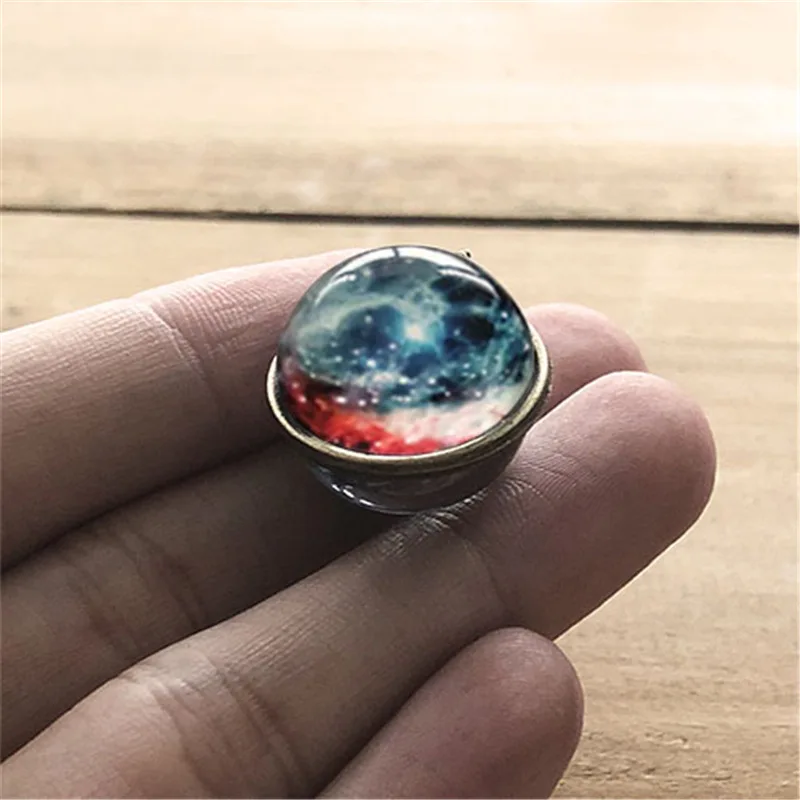 Ожерелье вселенная в ожерелье с космической планетой и временем солнечная