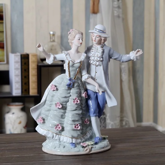 

European Antique Porcelain Couple Sculpture Ceramic Nobility Lovers Statue Gift Craft Ornament for Home Decor and Art Collection