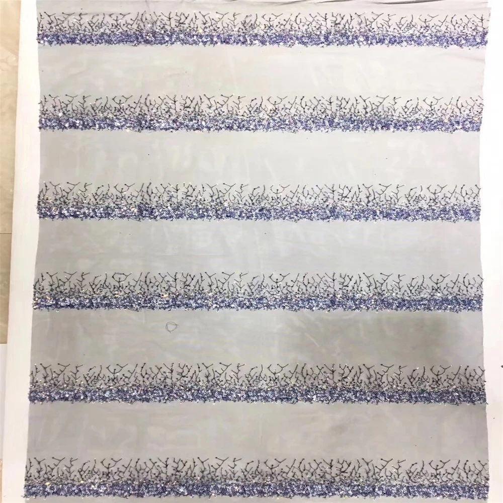 Белый вышитый бисером цветок кружевной ткани деликатная вышивка французский