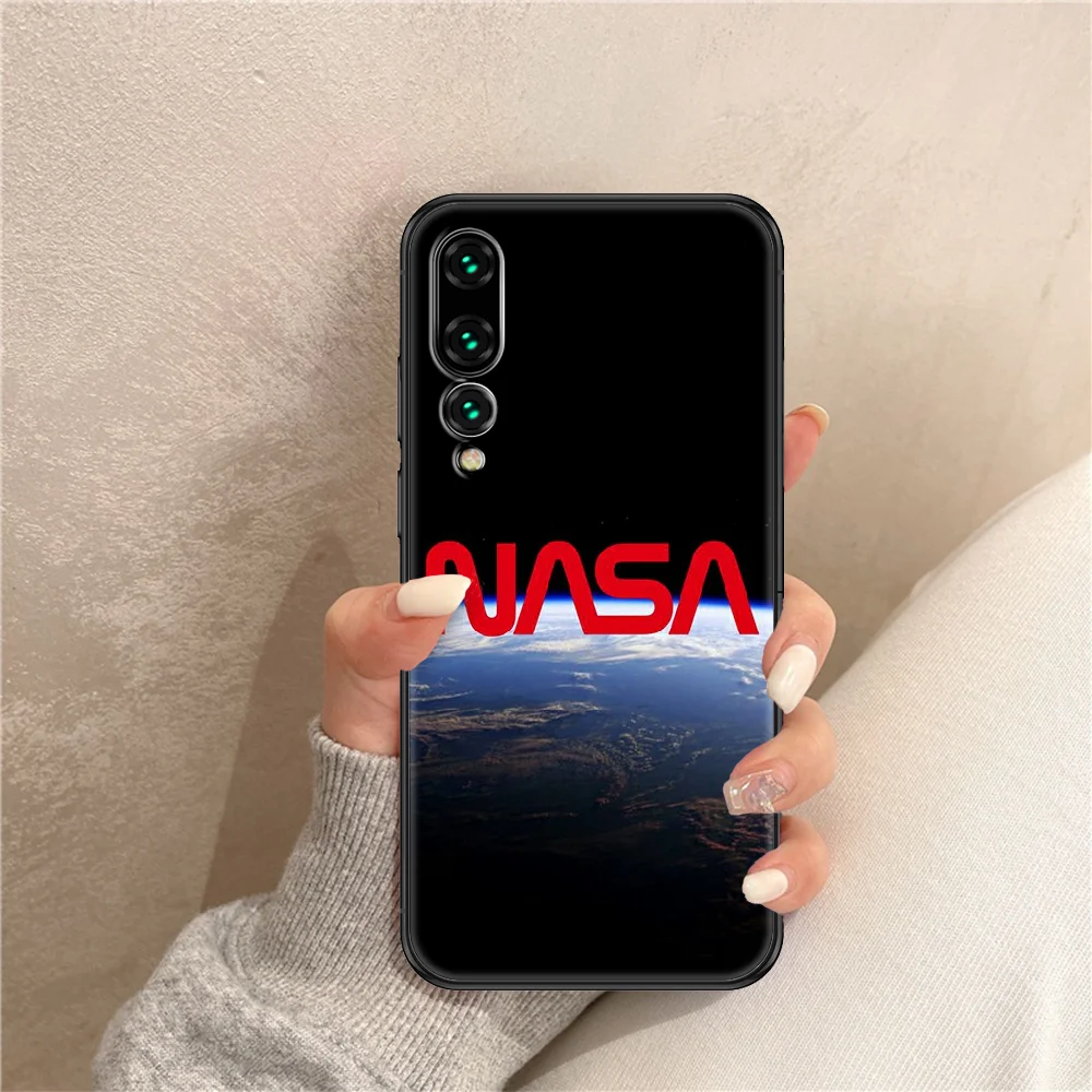 

Space Nasas Phone case For Huawei P Mate P10 P20 P30 P40 10 20 Smart Z Pro Lite 2019 black luxury bumper fashion shell tpu cover