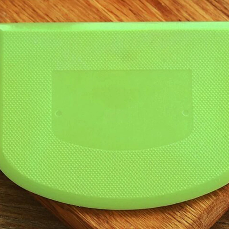 

1pc Plastic Cake Cream Spatula Dough Butter Batter Scraper Baking Tools For Home Baking Nough Cutting Tools Kitchen Gadgets