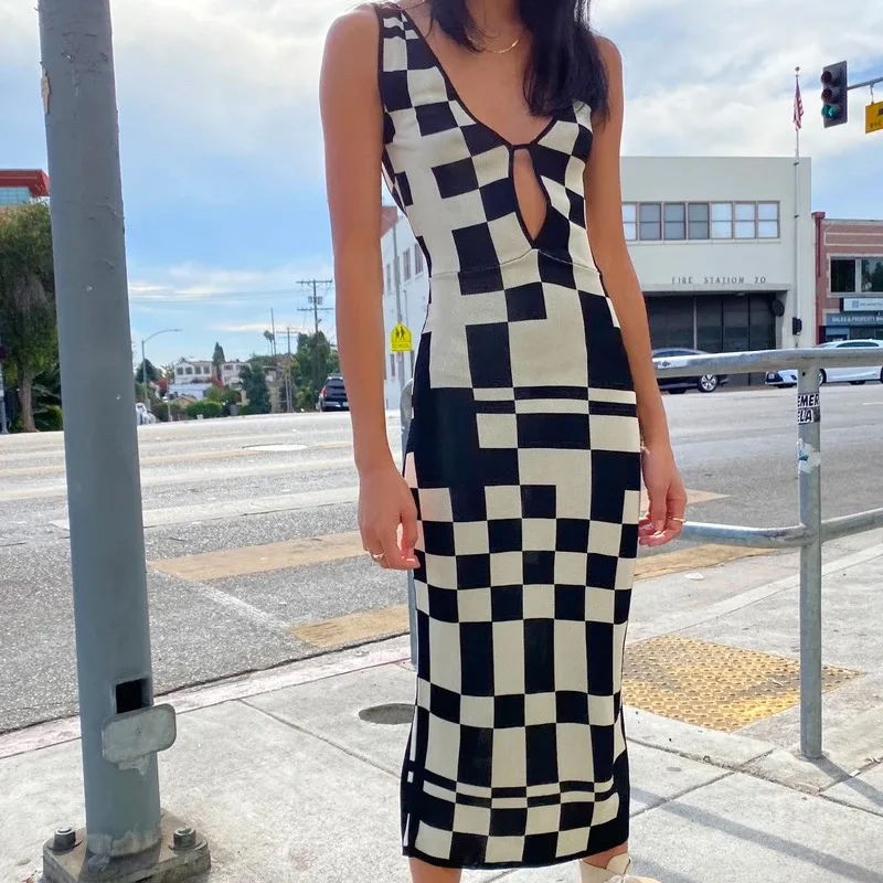 

2021 Fashionista Straight Knit Dress Low Collar Sexy Hollow Fashion Halter Plaid Dress High Street INS Casual Sleeveless Dress