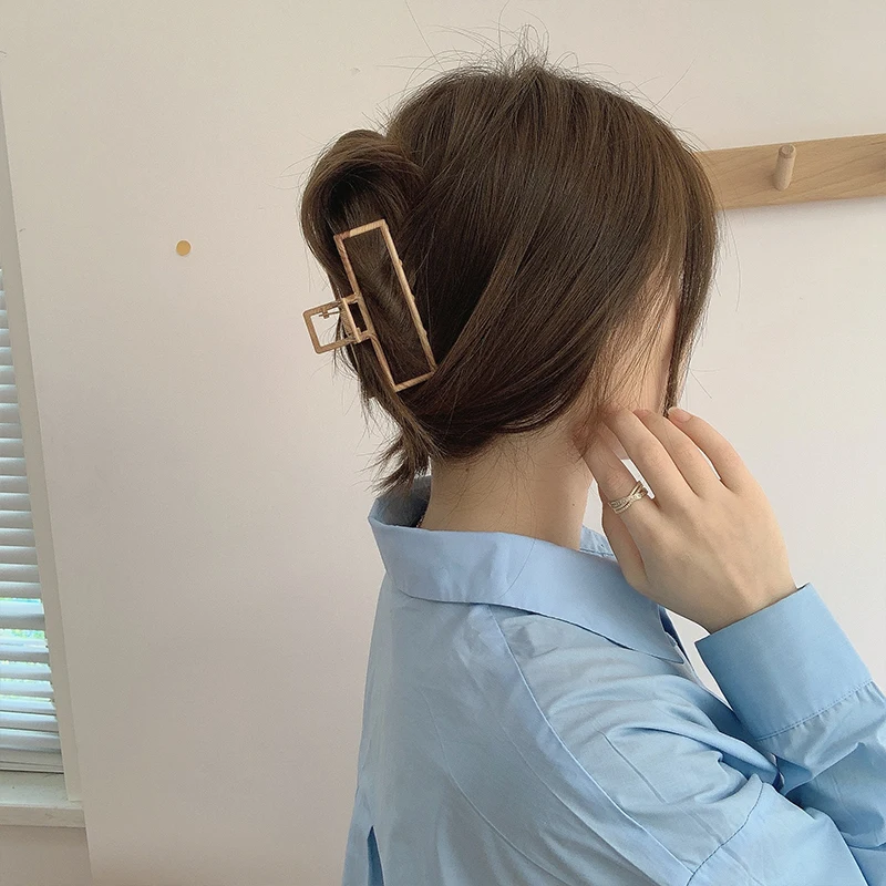 

2021 New Women Elegant Wood Color Hollow Geometric Metal Hair Claw Vintage Hair Clips Headband Hairpin Fashion Hair Accessories