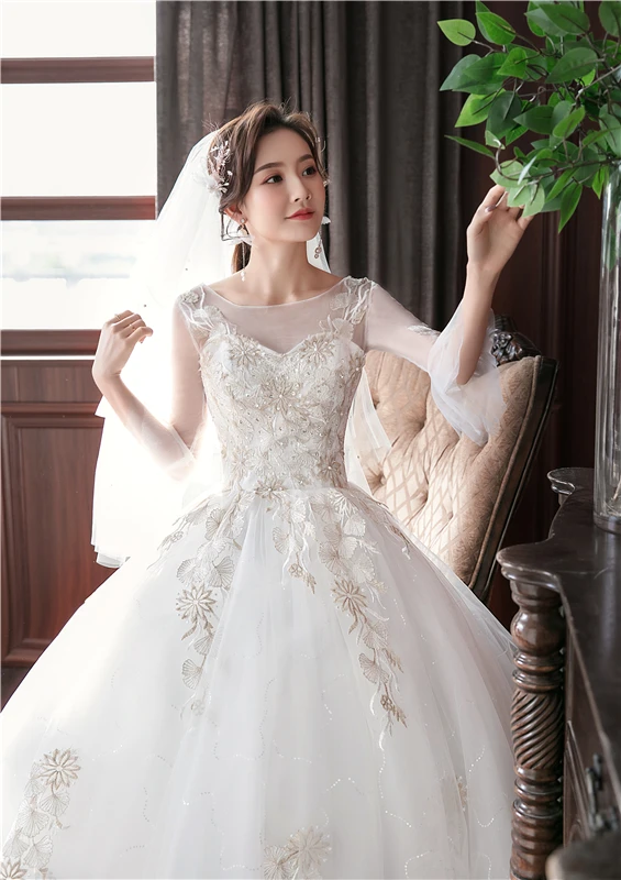 Свадебное платье с рукавом три четверти и О-образным вырезом элегантное