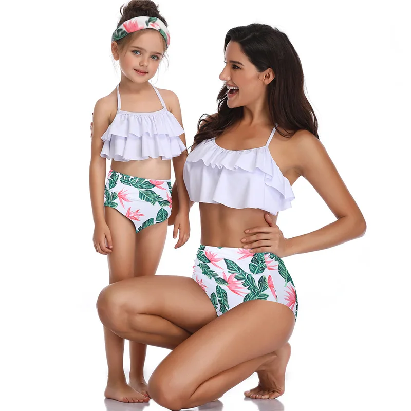 

Family Matching Two Piece Swimsuits Family Swimwear for Mother Daughter Swimsuit Bikini Girls Bathing Suits Beachwear 2021