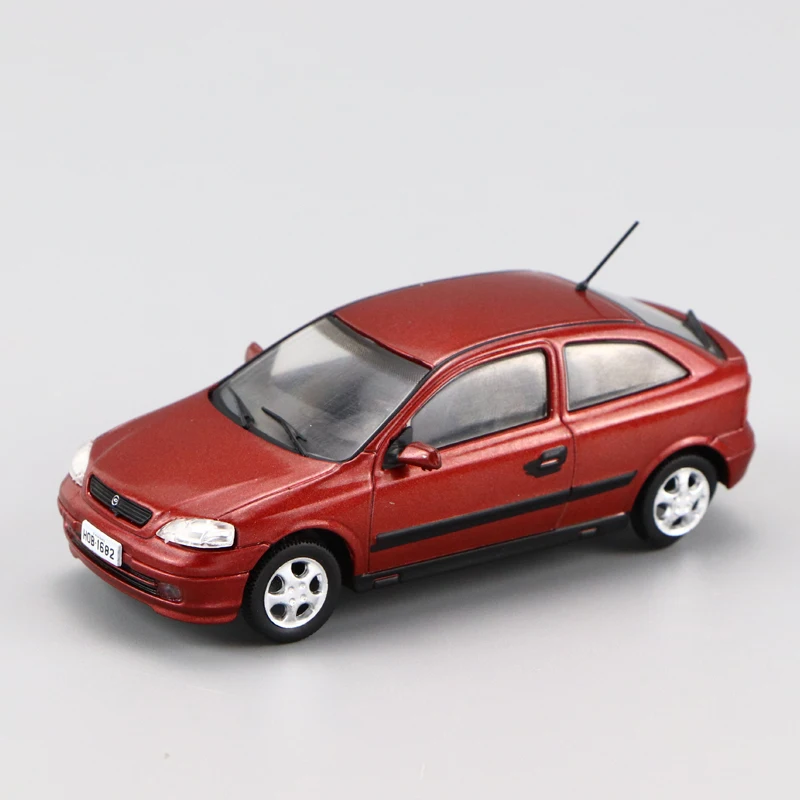 Модель литая автомобиля 1:43 CHEVROLET ASTRA 1999 коллекционные игрушки размер и вес |