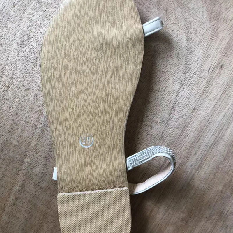 Модные женские сандалии EVA со стразами Яркие цвета Пикантные пляжные шлепанцы из