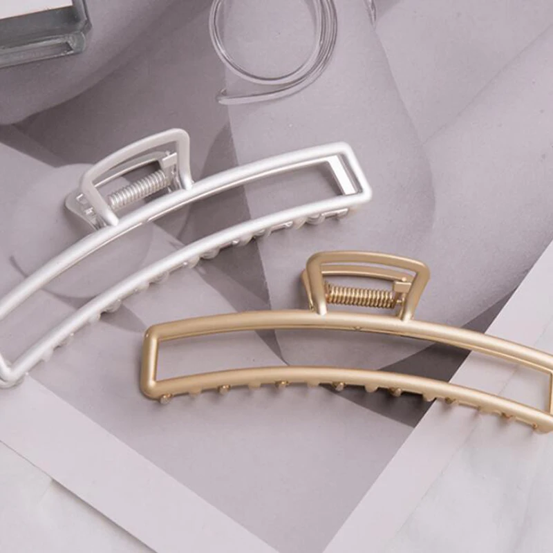 

Woman Metal Hair Claws Hair Accessories Chic Barrettes Hairclips Hairpins Ladies Hairgrip Headwear Girls Ornaments Crab