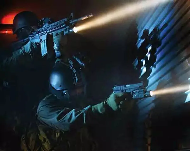 Тактическая вспышка 8000 люмен с светильник жимом для вспышки + дистанционный