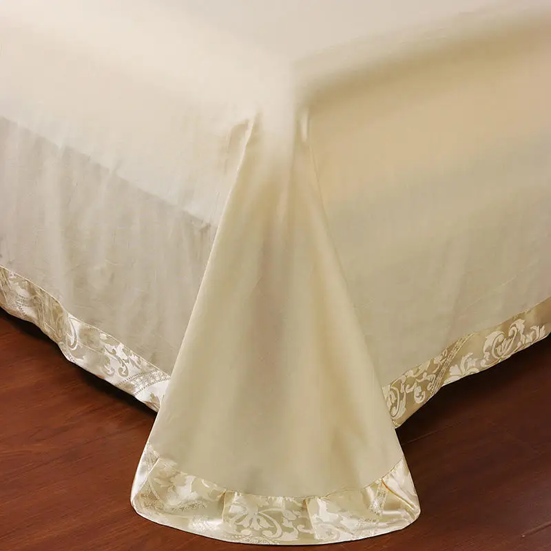 Комплект постельного белья из 4 предметов бежевый кружевной жаккардовый