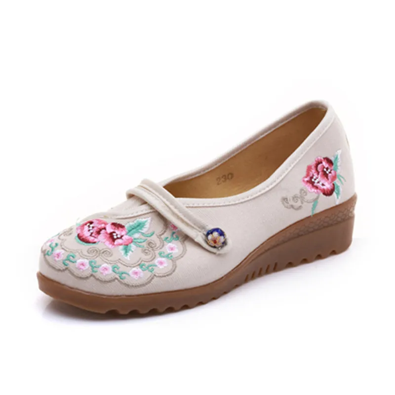 Женская парусиновая обувь без застежки с цветочной вышивкой на платформе