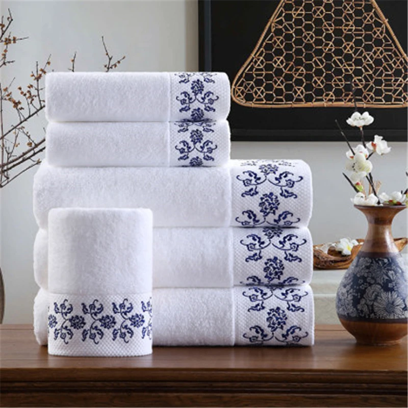 

Chinese style blue and white porcelain bath towel outdoor jacquard bath towel for adult families