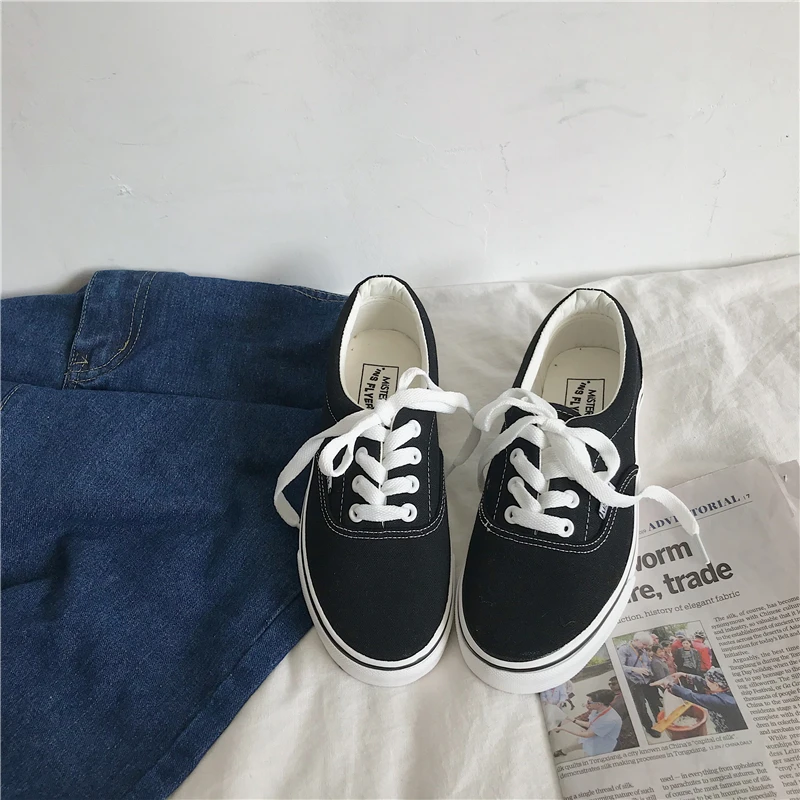 

2021 Women's Spring Vulcanize Canvas Shoes Fashion Light Canvas Flat Shoes Ladies Casual Low Lace-up Fashion Sneakers G1-13
