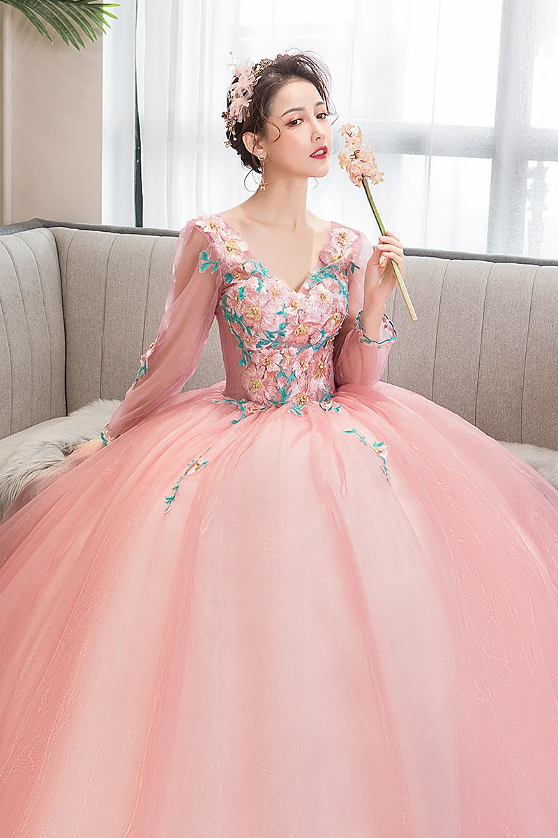 Женское платье с длинным рукавом фиолетовое бальное открытой спиной и цветочным