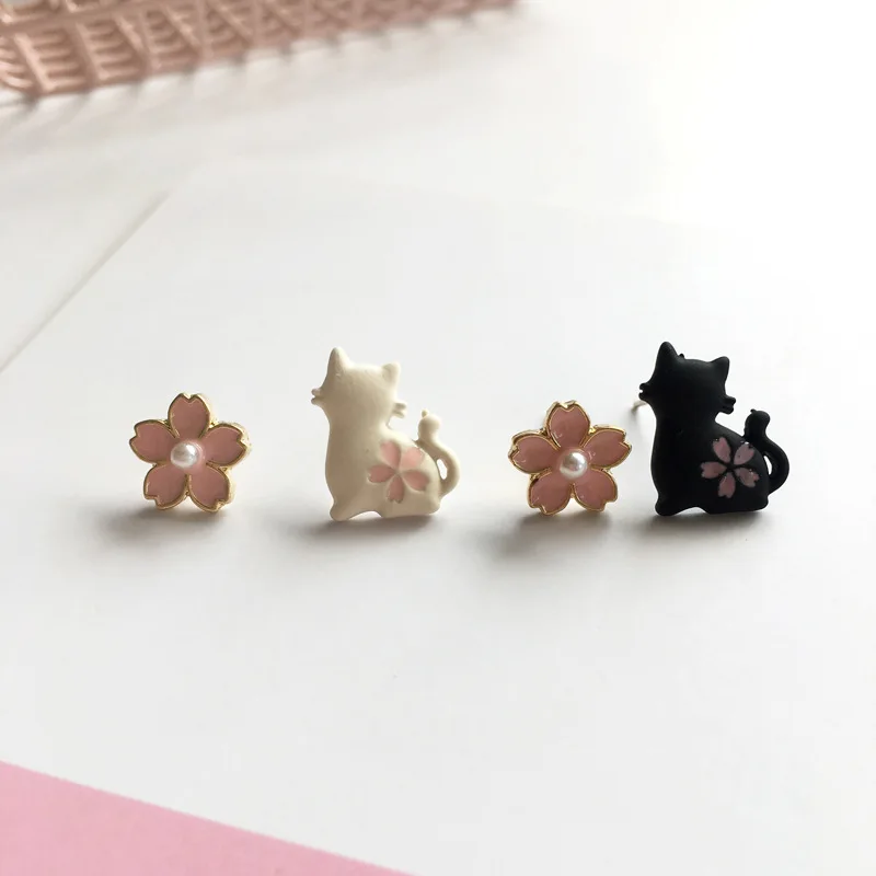 

2021 New Asymmetric Cute Rabbit Daisy Contracted Earrings Korean Sweet Girls Earrings Lovely Cat Flower Small Stud Earrings