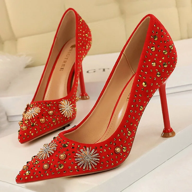 

2021 Fashion Ladies Dress Shoes Rhinestone Rivet Design Temperament High Heels High Quality Luxury Sexy Pumps Women Large Size