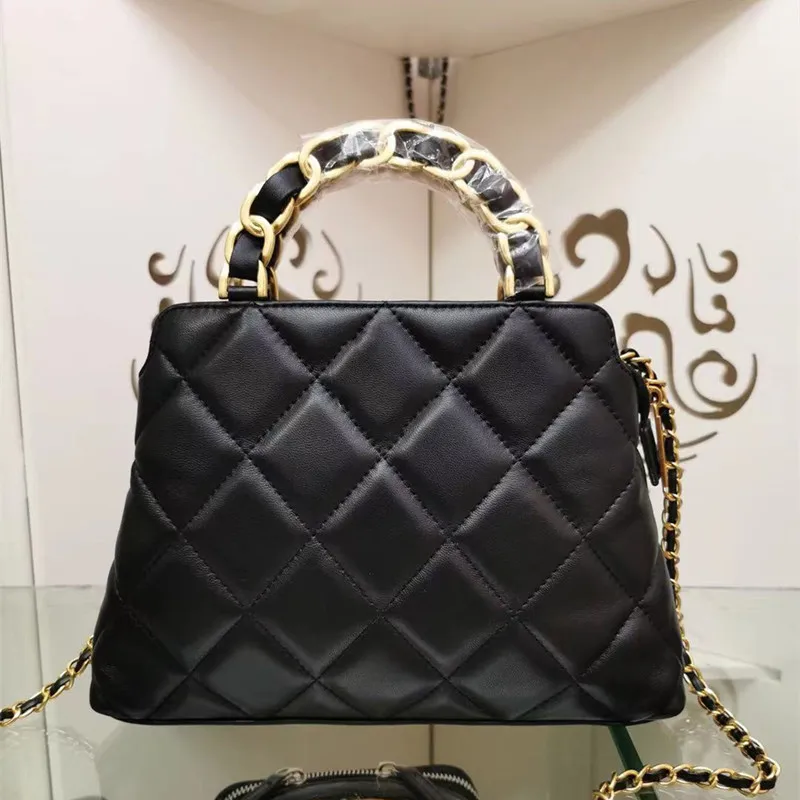 

20221 New luxury ring handle turbot sheepskin chain tote is more cute like the fat man and full of retro flavor free shipping