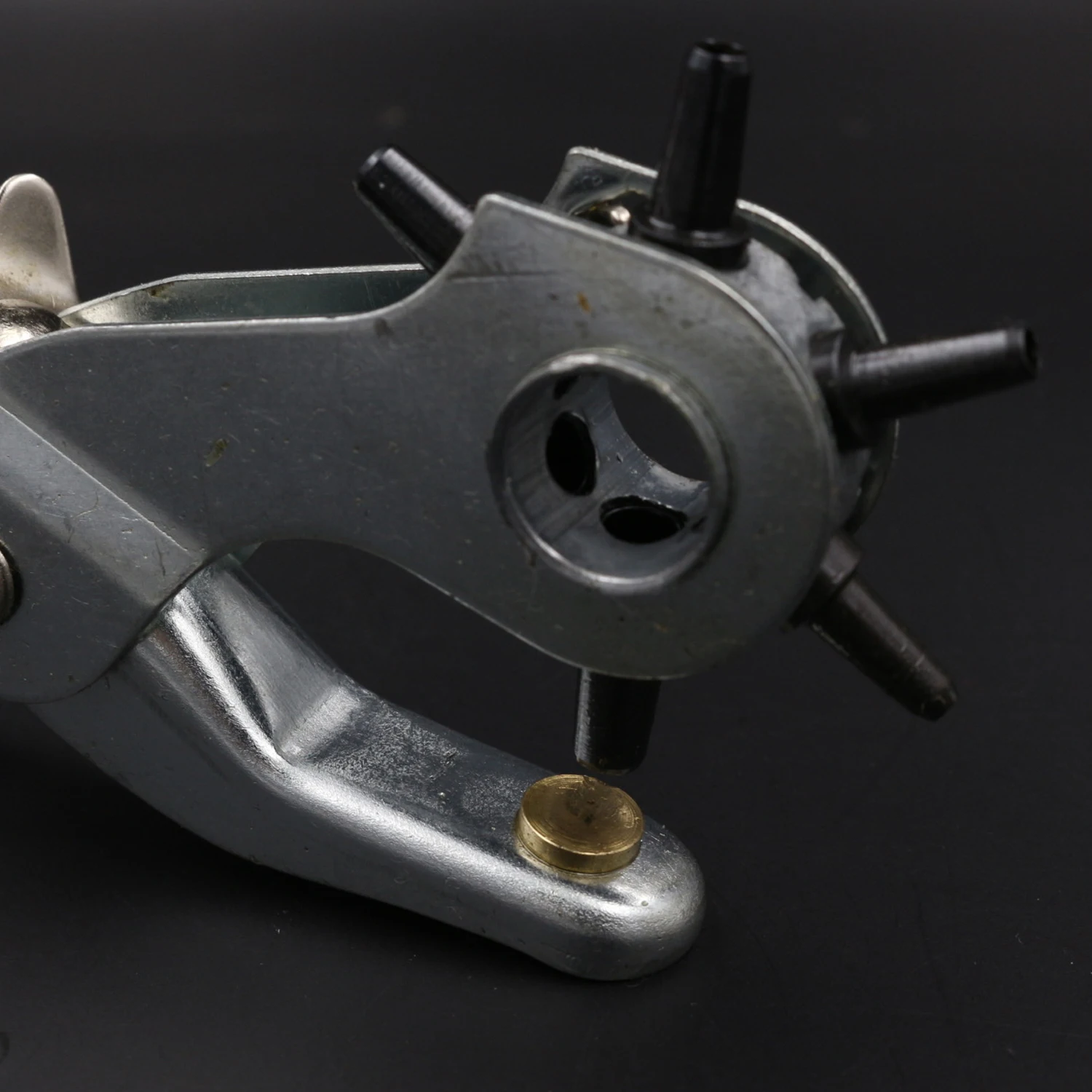 Дырокол для кожи сверхпрочный вращающийся ручной 6 размеров щипцы ремней