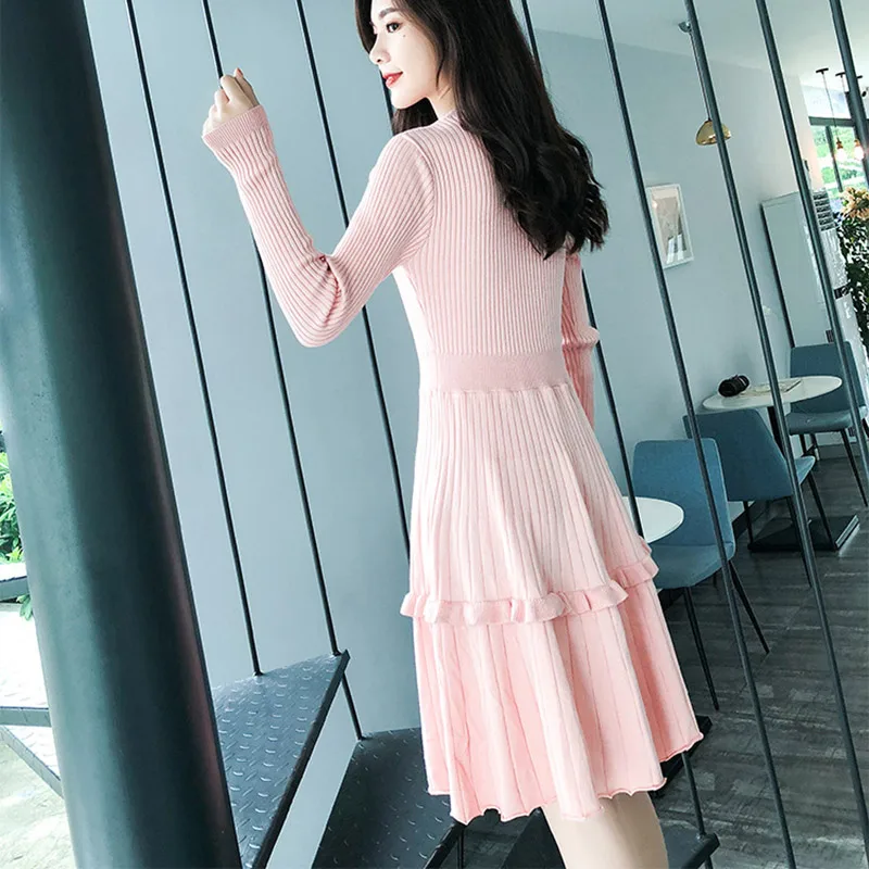 Элегантное женское платье свитер 2018 зимнее однотонное с оборками и длинным