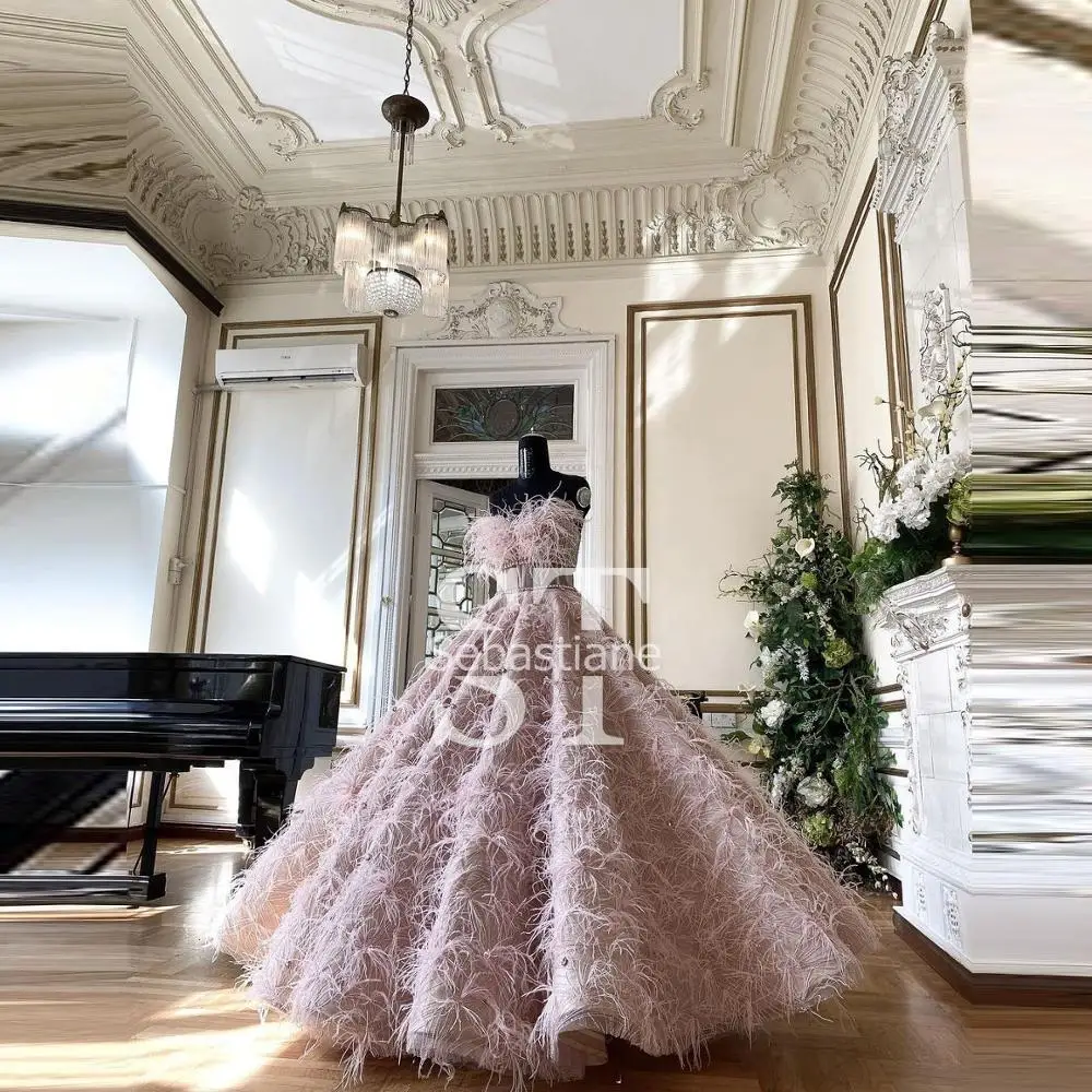 

Женское вечернее платье, пышное длинное бальное платье без бретелек, с перьями, кружевное, с бисером, размера плюс