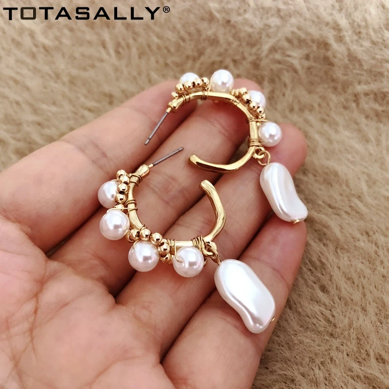 

TOTASALLY Designer Hoop Earrings for Women Baroque Simulated Pearl Beaded Handmade Earrings Lady Party Earring Gifts Dropship