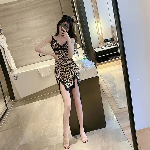

2021 new fashion sexy V-neck low-cut lace leopard print bag hip short skirt home nightdress halter strap dress female